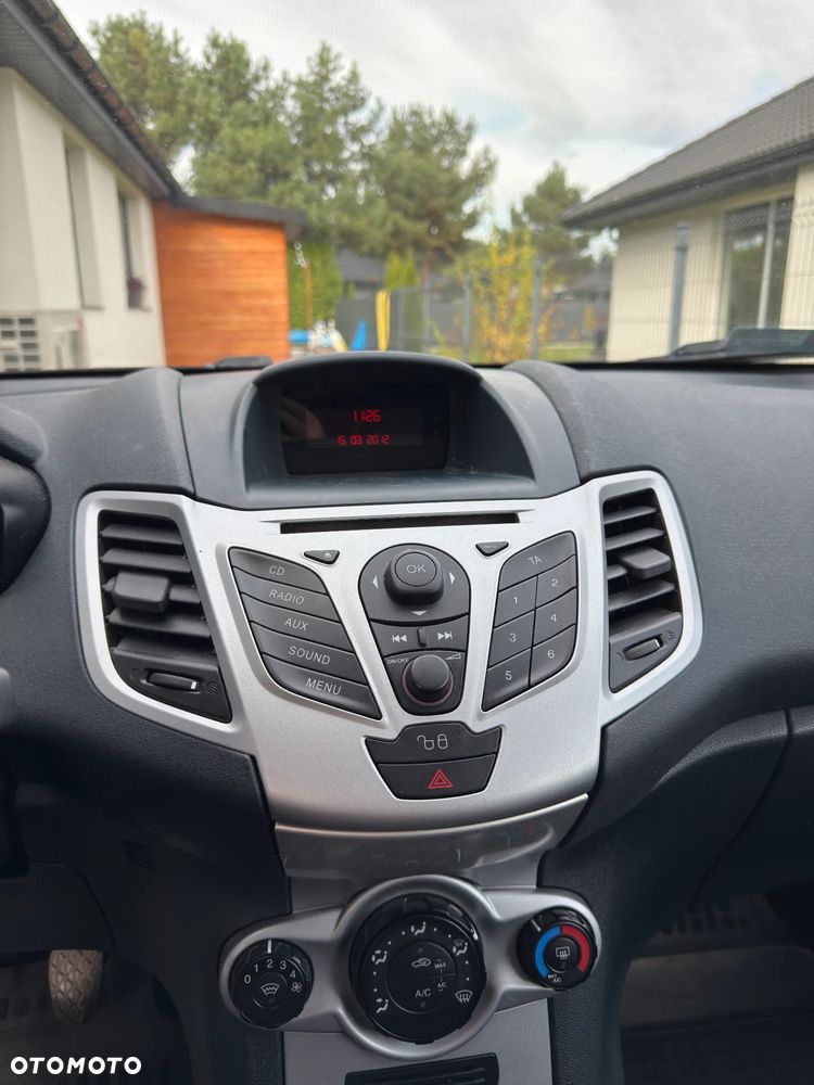 Ford Fiesta - 23