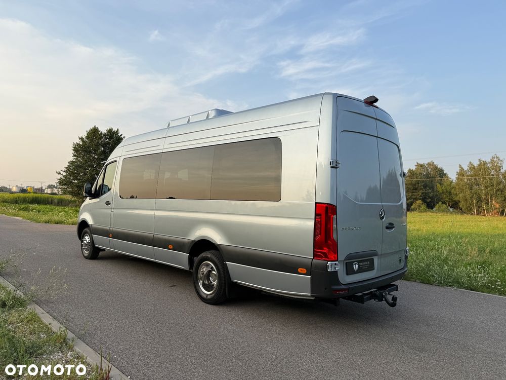 Mercedes-Benz Sprinter 519 - 12