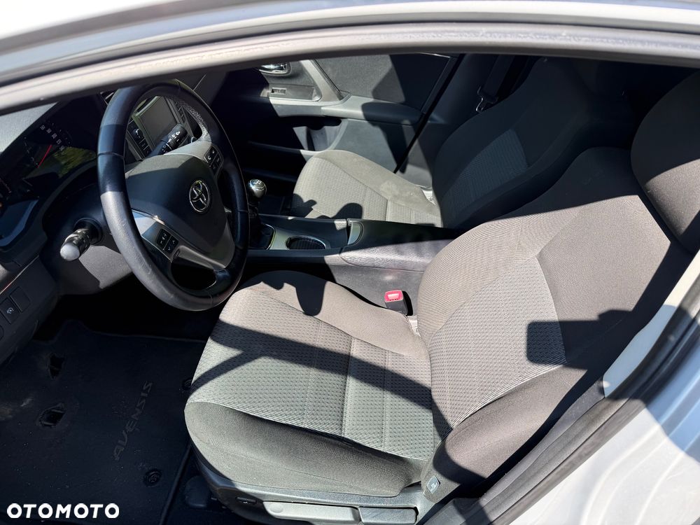Toyota Avensis Touring Sports 1.8 Executive - 15