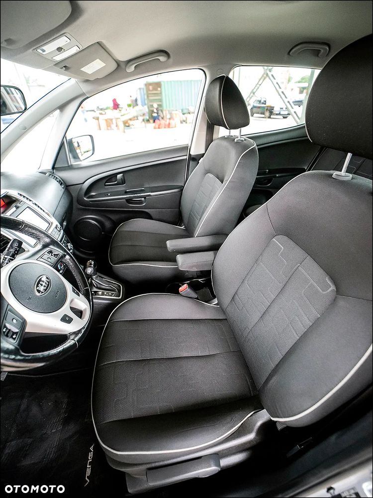 Kia Venga - 32