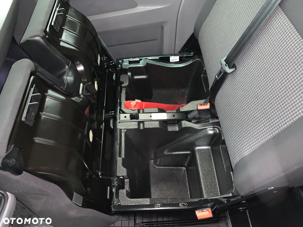 Volkswagen TRANSPORTER T6 VAN 3os. L2H1 Long MAXI WZMOCNIONY DMC3.2t. Ładowność 1242kg, Paka 3m, Homologacja VAT-1, Reflektory LED DIODOWE, Lampy tył LED, Kamera, Czujniki, Dogrzewanie Webasto 5kW, Automatyczne światła, Mocny silnik 2.0TDI DNA 150KM 6cio biegowa skrzynia biegów! Kolor srebrny Reflex Metalik, ZABUDOWA ładowni wraz z podsufitką i oś. LED! Fabryczny alarm, Przebieg tylko 53tys.km! - 31
