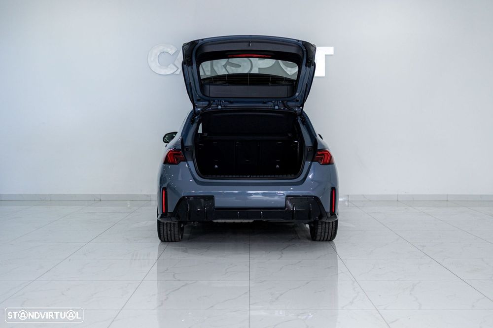 BMW 118 d Pack Desportivo M - 17