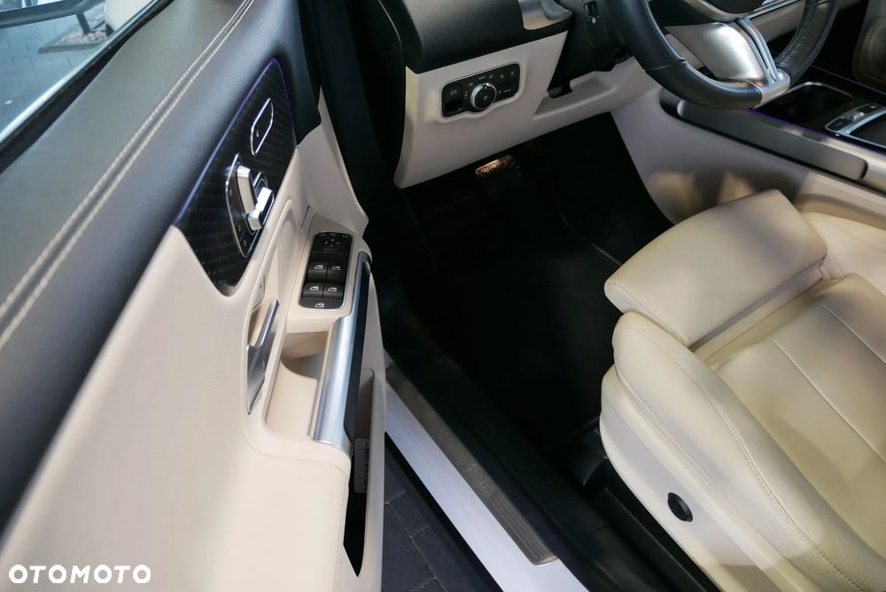 Mercedes-Benz GLB 250 4Matic 8G-DCT - 22