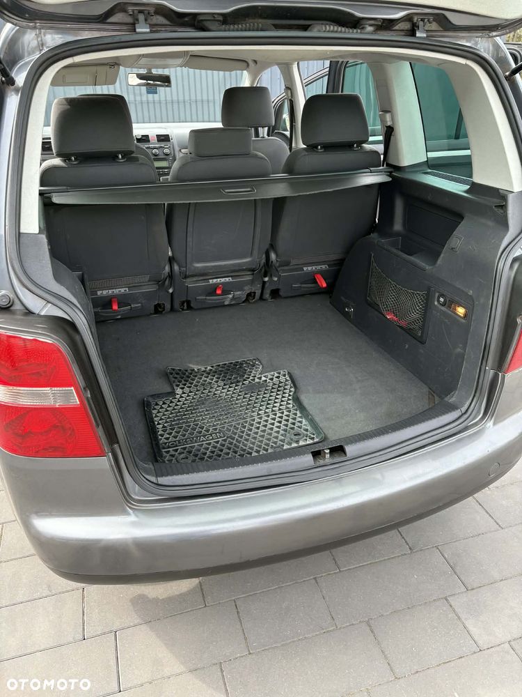 Volkswagen Touran 1.9 TDI Trendline - 11