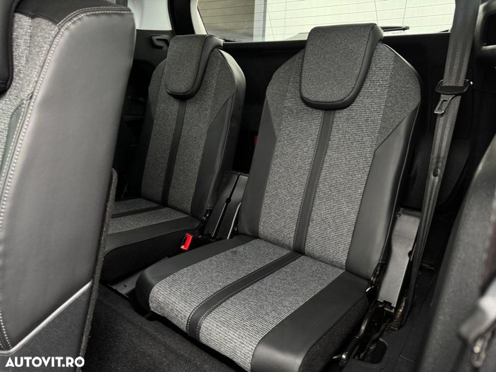 Peugeot 5008 - 21