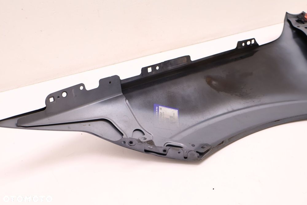 VOLVO XC60 II BŁOTNIK PRAWY PRZÓD 714 - 9