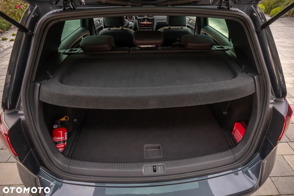 Volkswagen Golf - 23