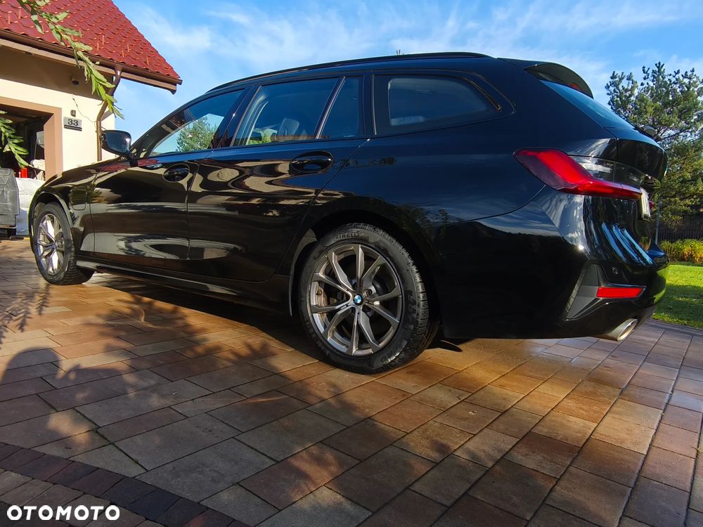BMW Seria 3 330e Sport Line - 37