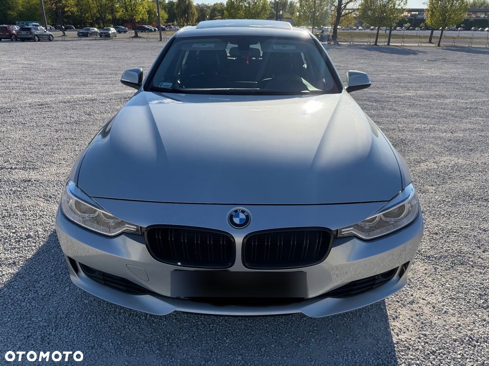 BMW Seria 3 328i xDrive - 8