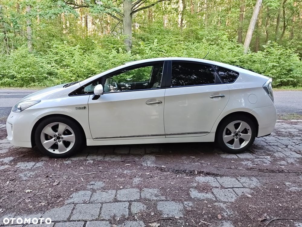 Toyota Prius 1.8 HSD Sol - 6