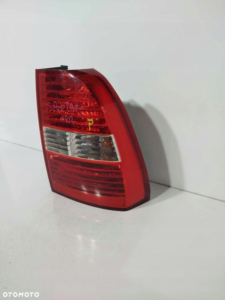 LAMPA PRAWA TYLNA TYŁ KIA SPORTAGE II 04-08 - 6