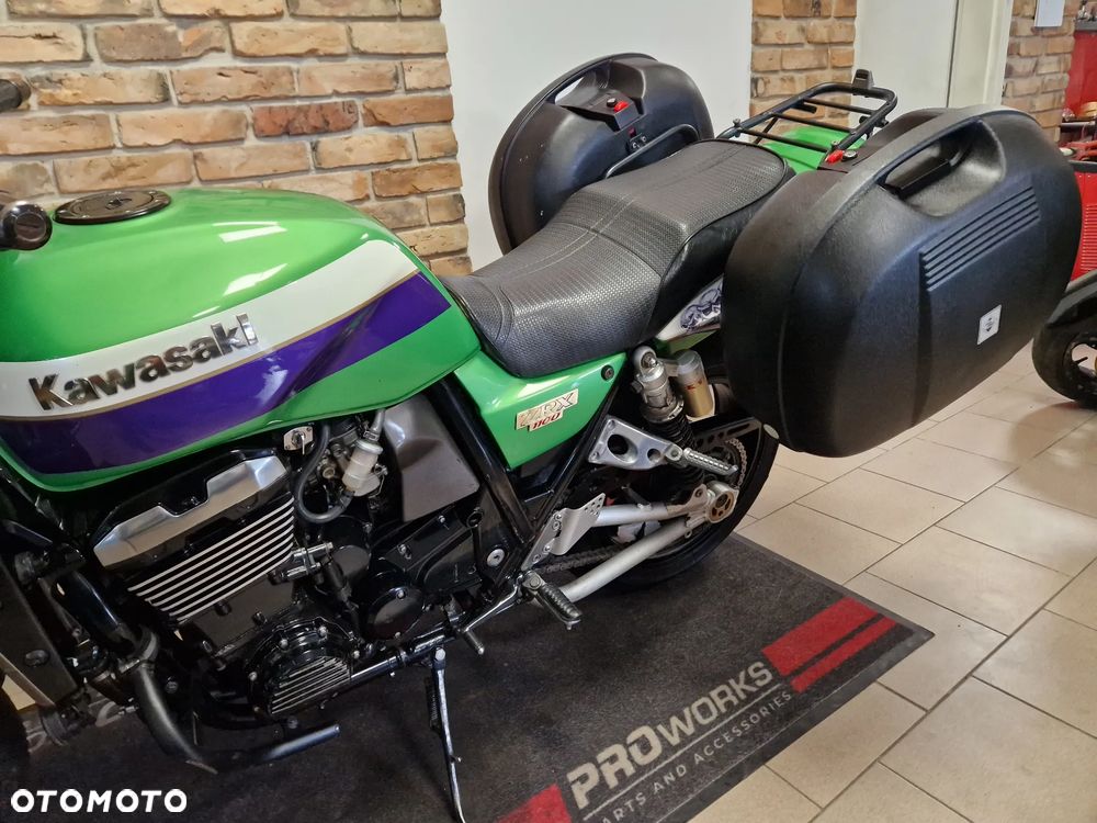 Kawasaki ZRX - 11