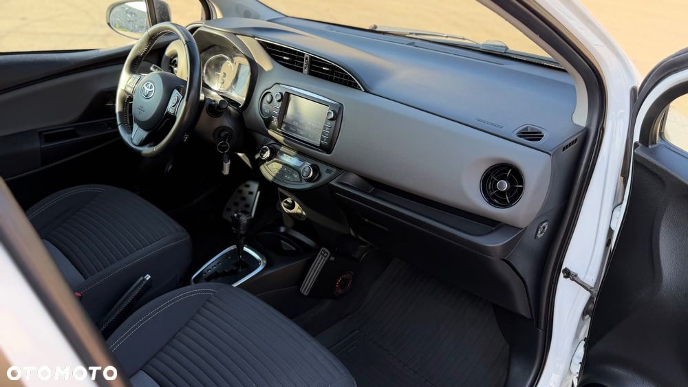 Toyota Yaris Hybrid 100 Premium - 20
