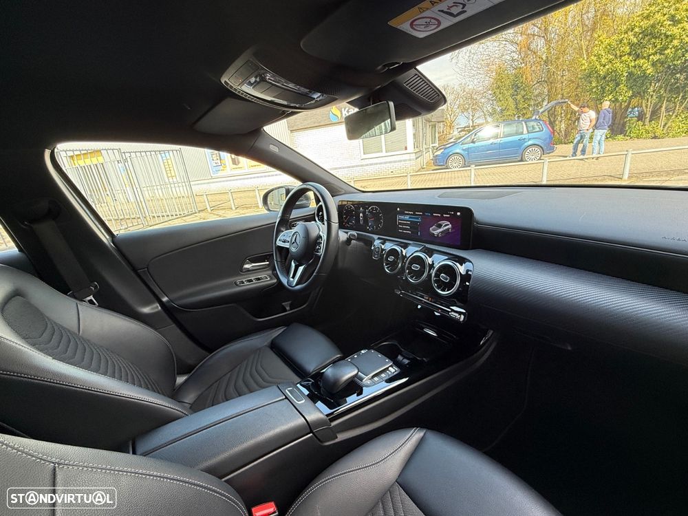 Mercedes-Benz A 180 7G-DCT Special Edition - 10