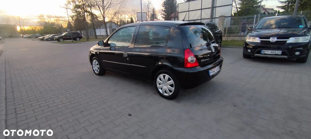 Renault Clio 1.2 16V Campus - 5