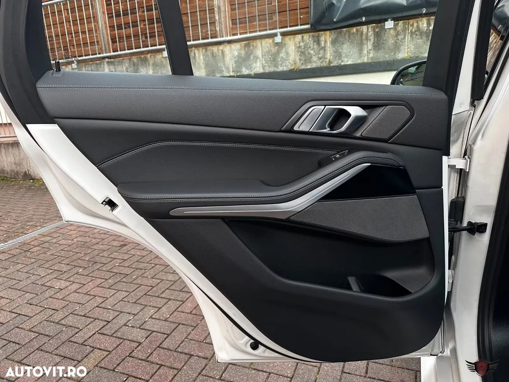 BMW X5 xDrive45e - 37