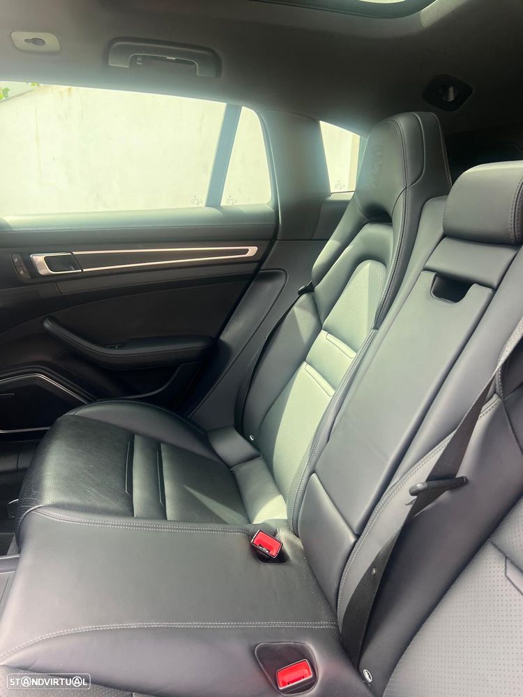 Porsche Panamera Sport Turismo - 11