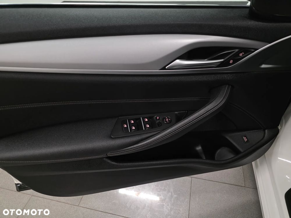 BMW Seria 5 518d mHEV Luxury Line sport - 23