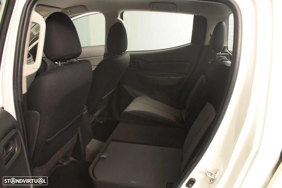 Mitsubishi L200 2.3 DI-D CD Invite 4WD - 29