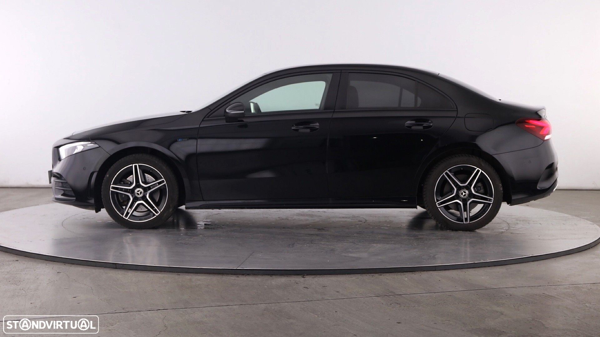 Mercedes-Benz A 250 Limousine e AMG Line - 5