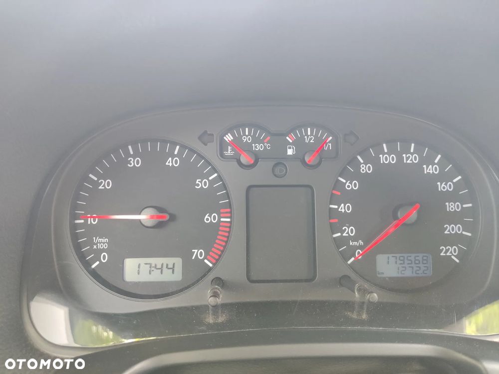 Volkswagen Golf - 17