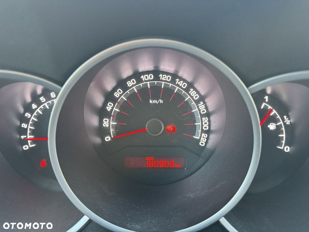 Kia Venga 1.4 CVVT Vision - 16