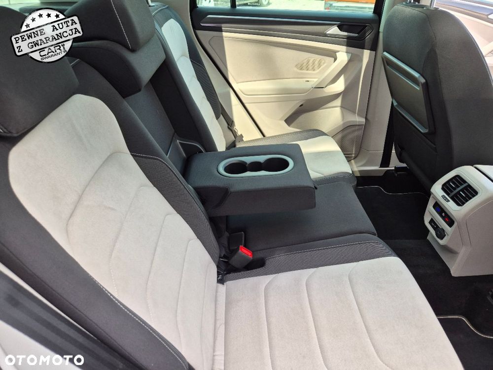 Volkswagen Tiguan - 32