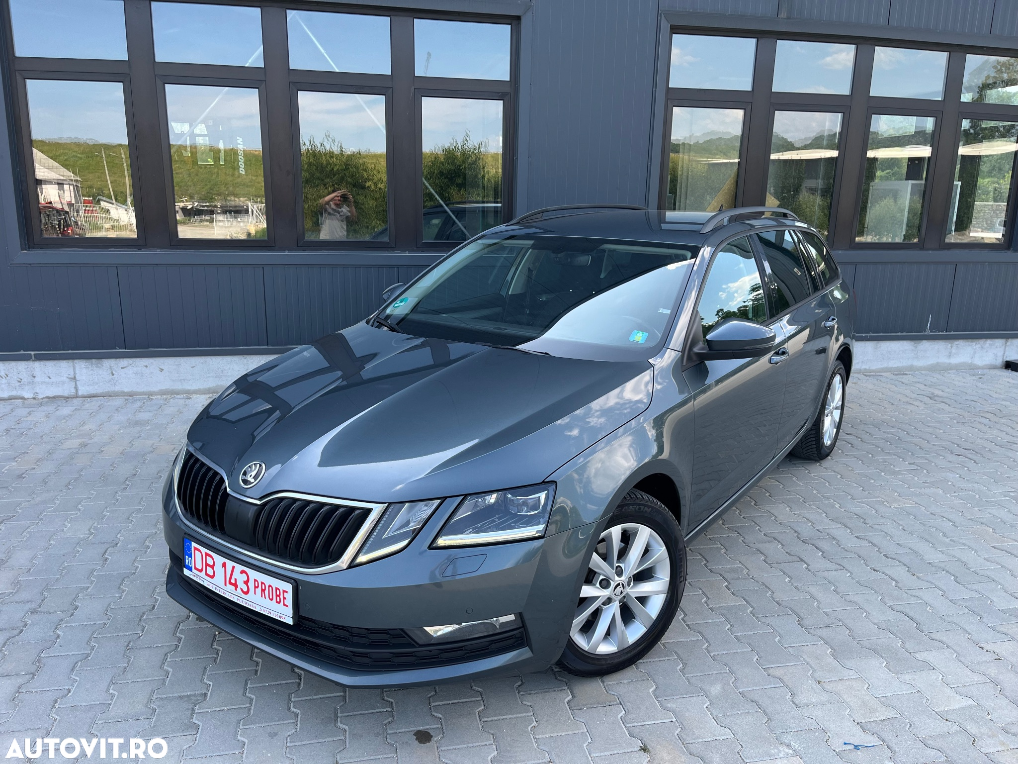 Skoda Octavia Combi 1.6 TDI DSG Clever - 2