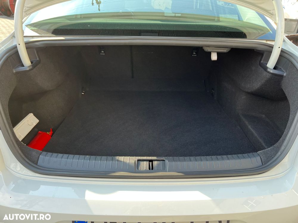 Volkswagen Passat 1.4 TSI Trendline - 6