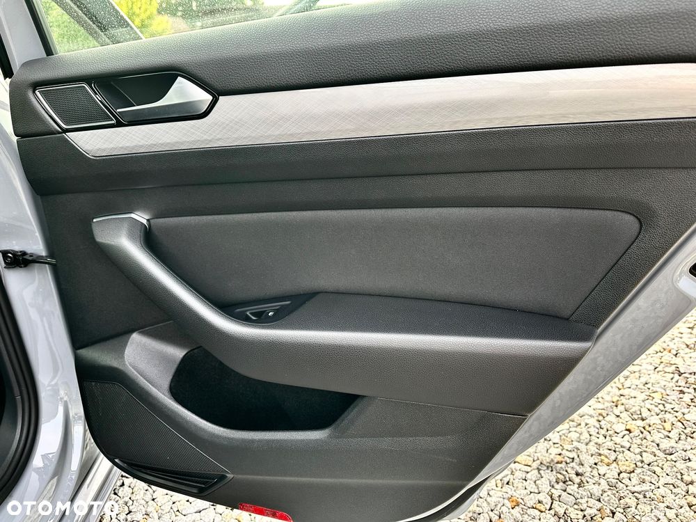 Volkswagen Passat 2.0 TSI Elegance DSG - 32