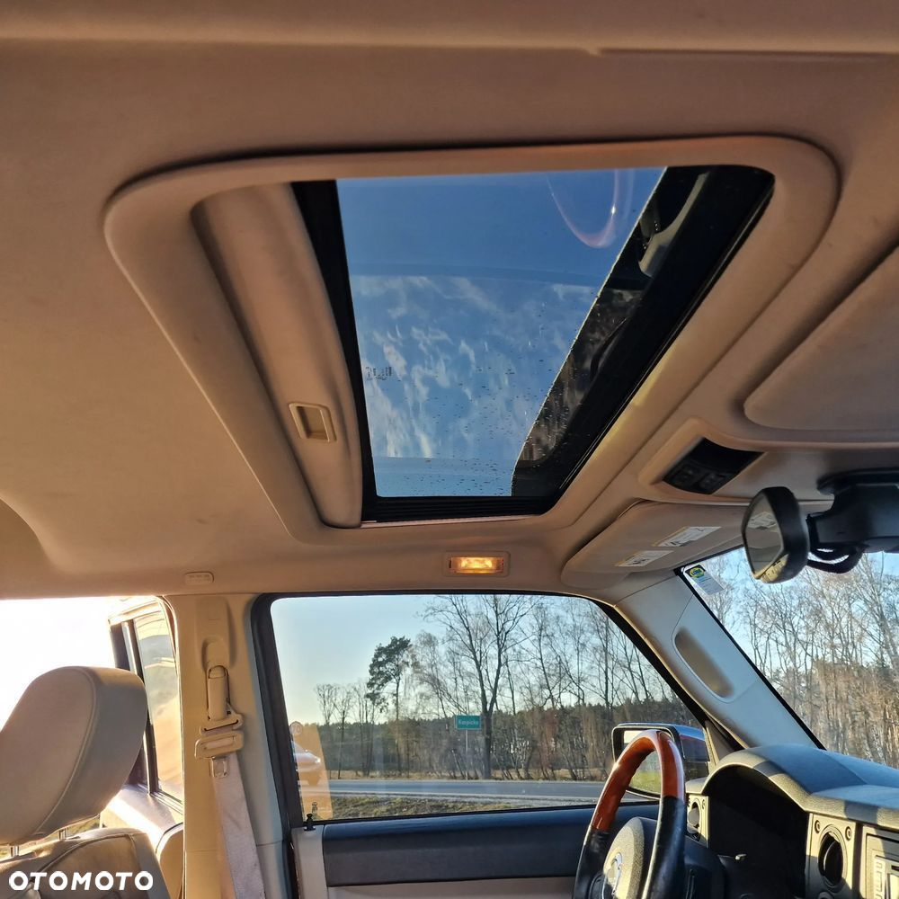 Jeep Commander 5.7 V8 Overland - 21