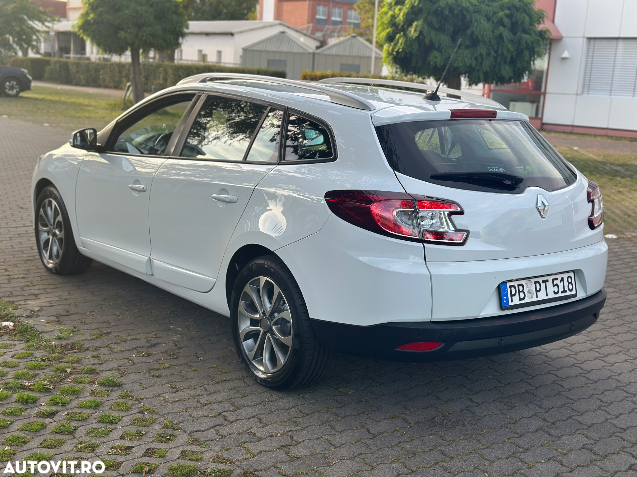 Renault Megane Coupe Energy dCi 110 FAP Start & Stop Expression - 2
