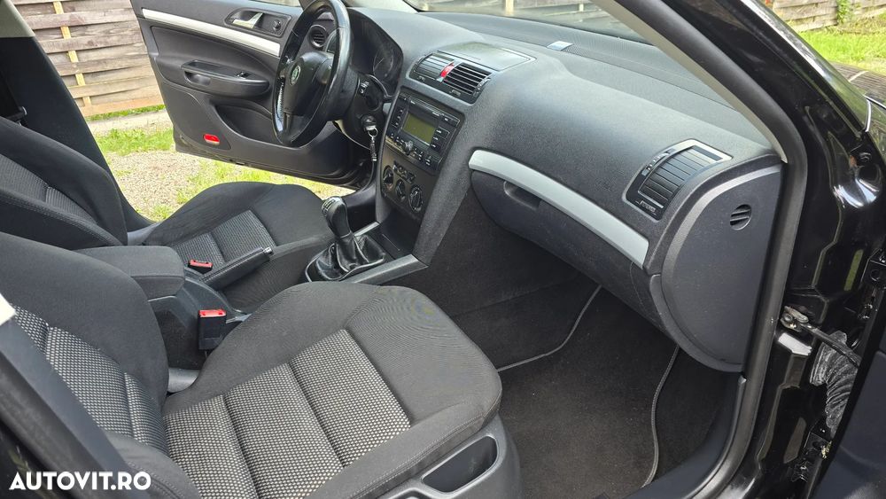 Skoda Octavia 2.0 TDI DPF Elegance - 9