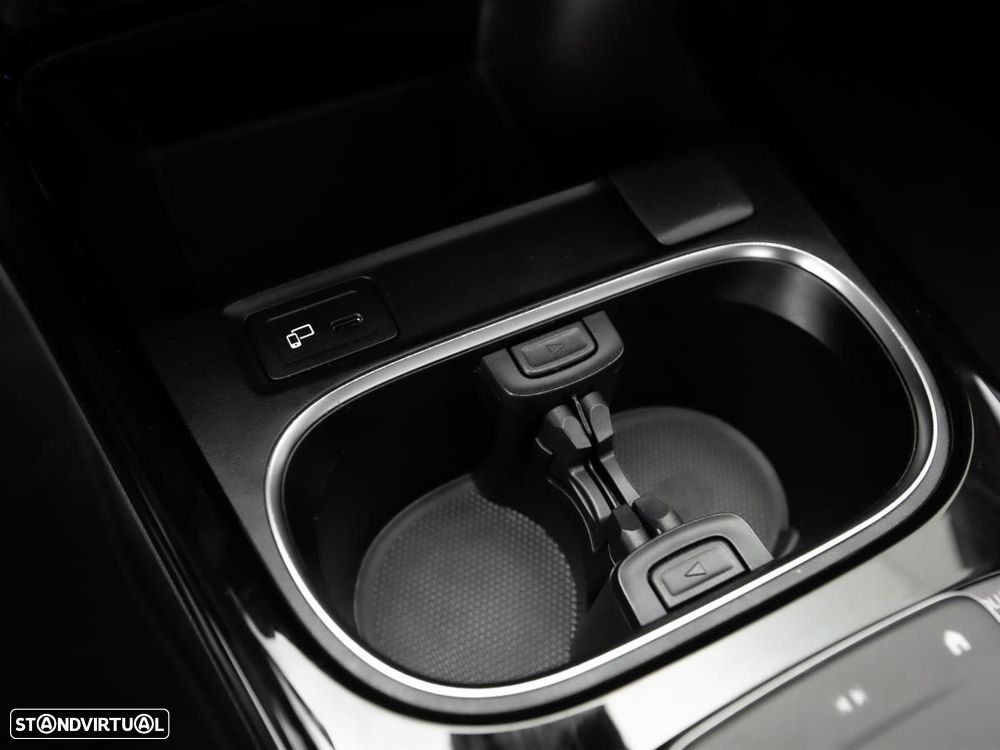 Mercedes-Benz A 250 Limousine e 8G-DCT - 24