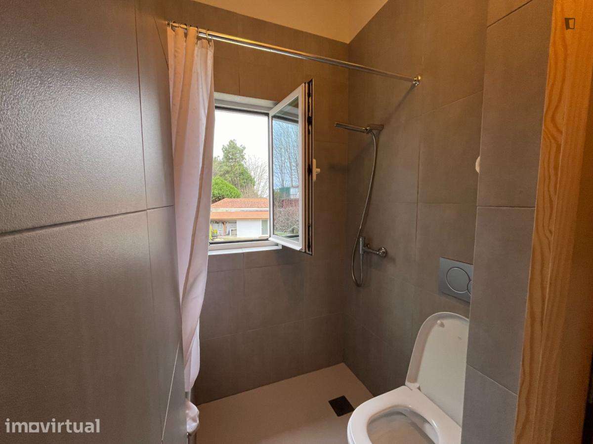 Quarto - localizado em Vila nova de gaia - Grande imagem: 3/19