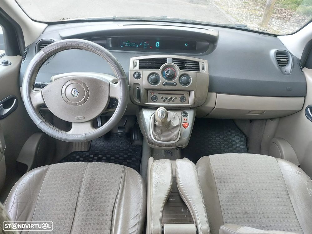 Renault Scénic 1.5 dCi Confort Privilége - 12