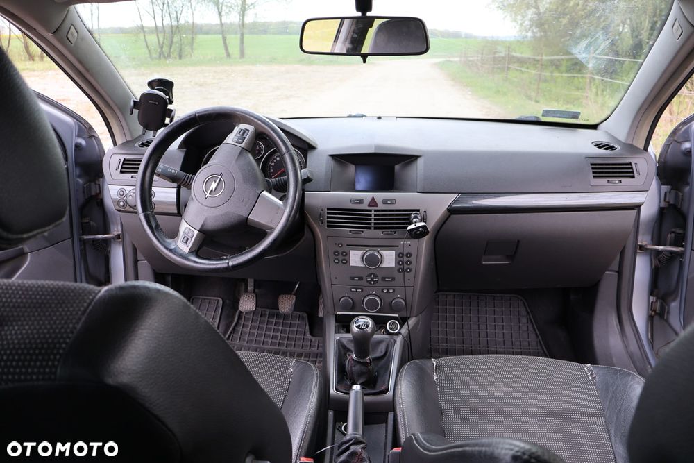 Opel Astra 1.9 CDTI Cosmo - 9