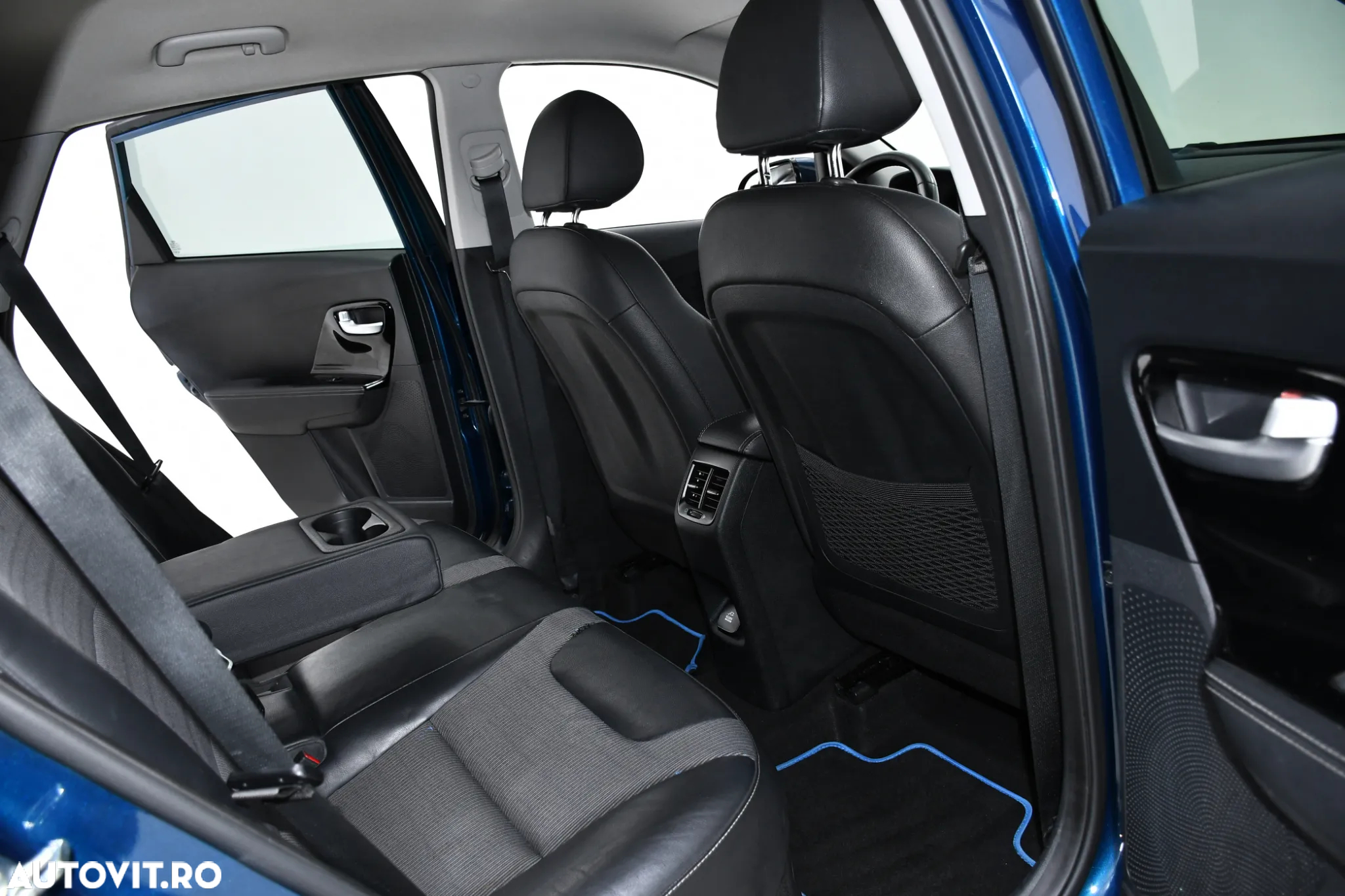 Kia Niro 1.6 GDI 2WD Aut. Vision - 6