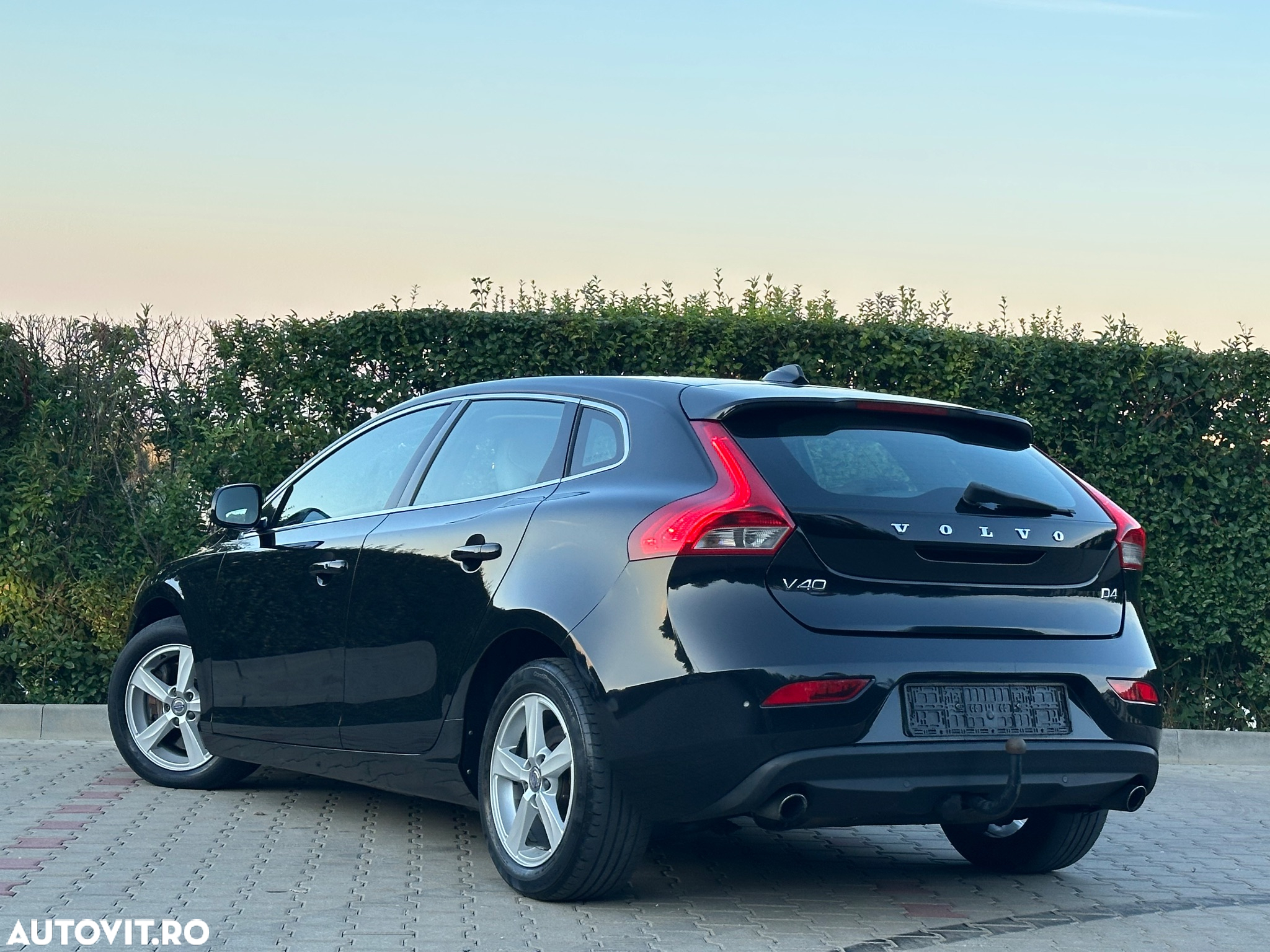 Volvo V40 D4 Summum - 10