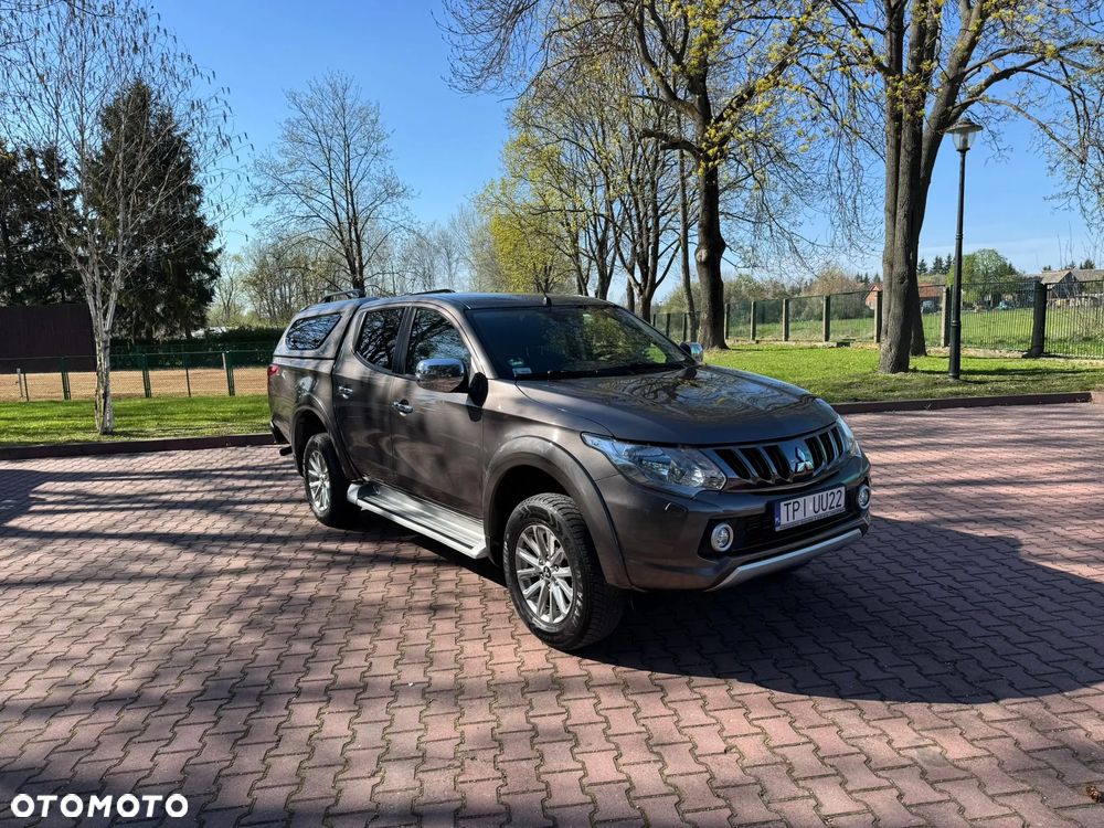 Mitsubishi L200 2.4 d DC Intense + - 12