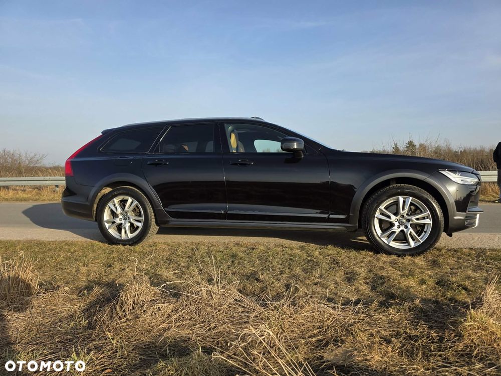 Volvo V90 Cross Country T6 AWD - 29
