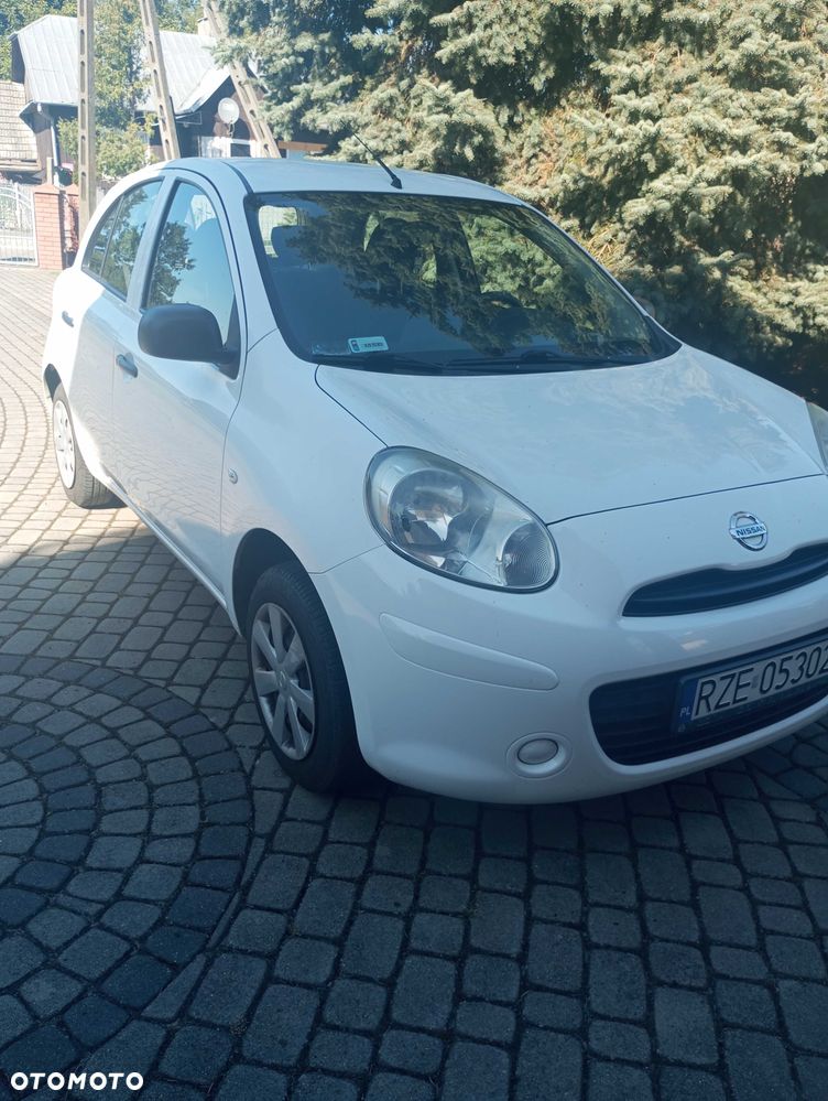 Nissan Micra - 1