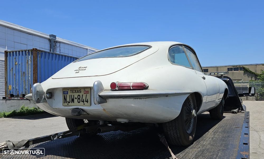 Jaguar E-Type - 4