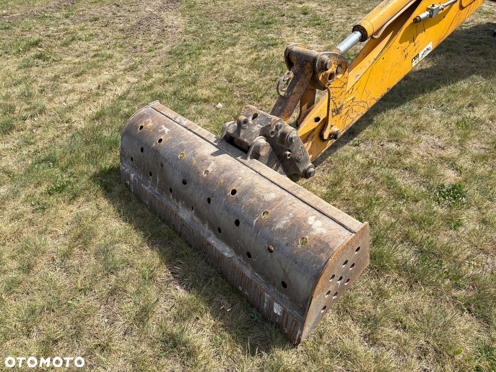 JCB 4CX - 17