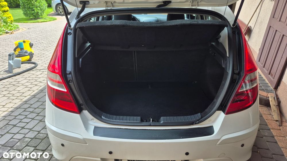 Hyundai i30 1.4 Comfort EU5 - 18