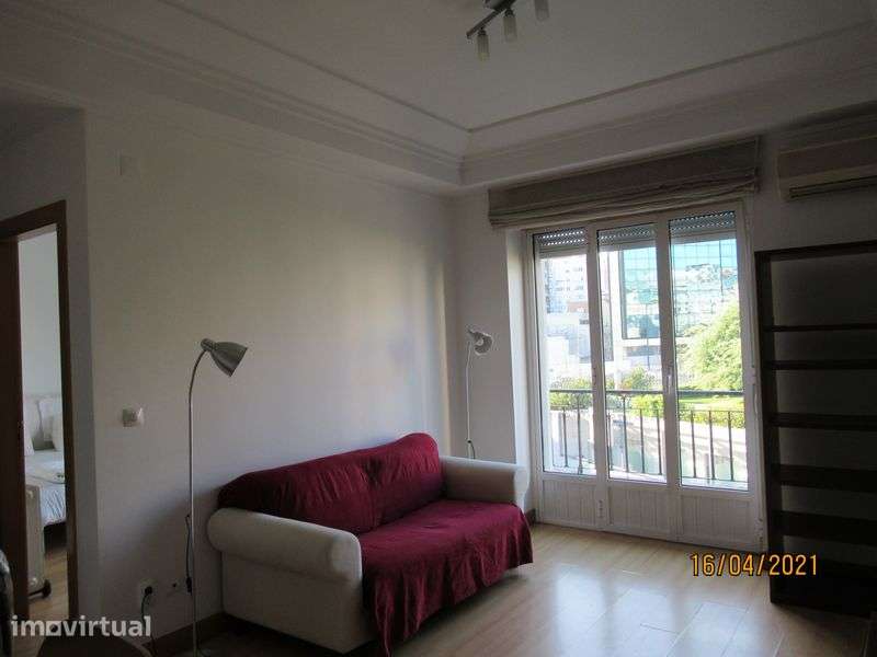 Apartamento T1 junto Saldanha - Grande imagem: 5/8