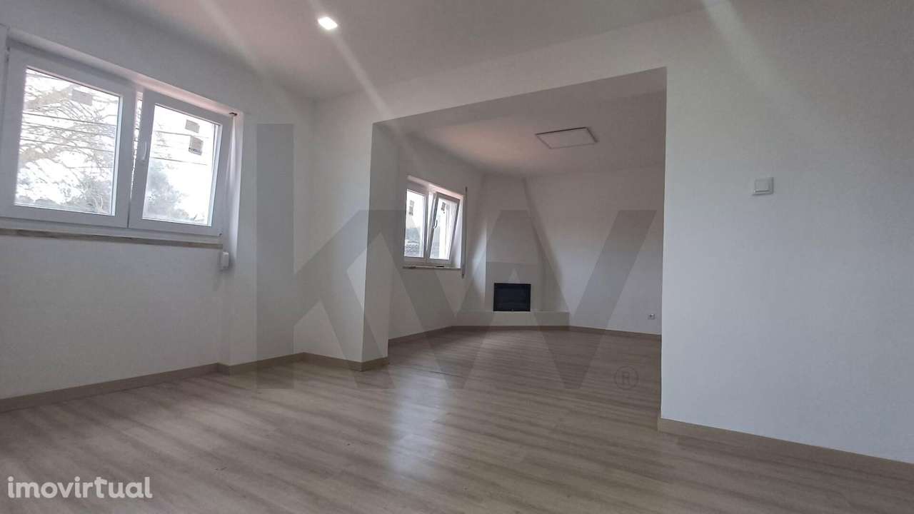 Moradia T3 + Anexo T0 + Sótão + Espaço Comercial – Caldas da Rainha - Grande imagem: 2/60