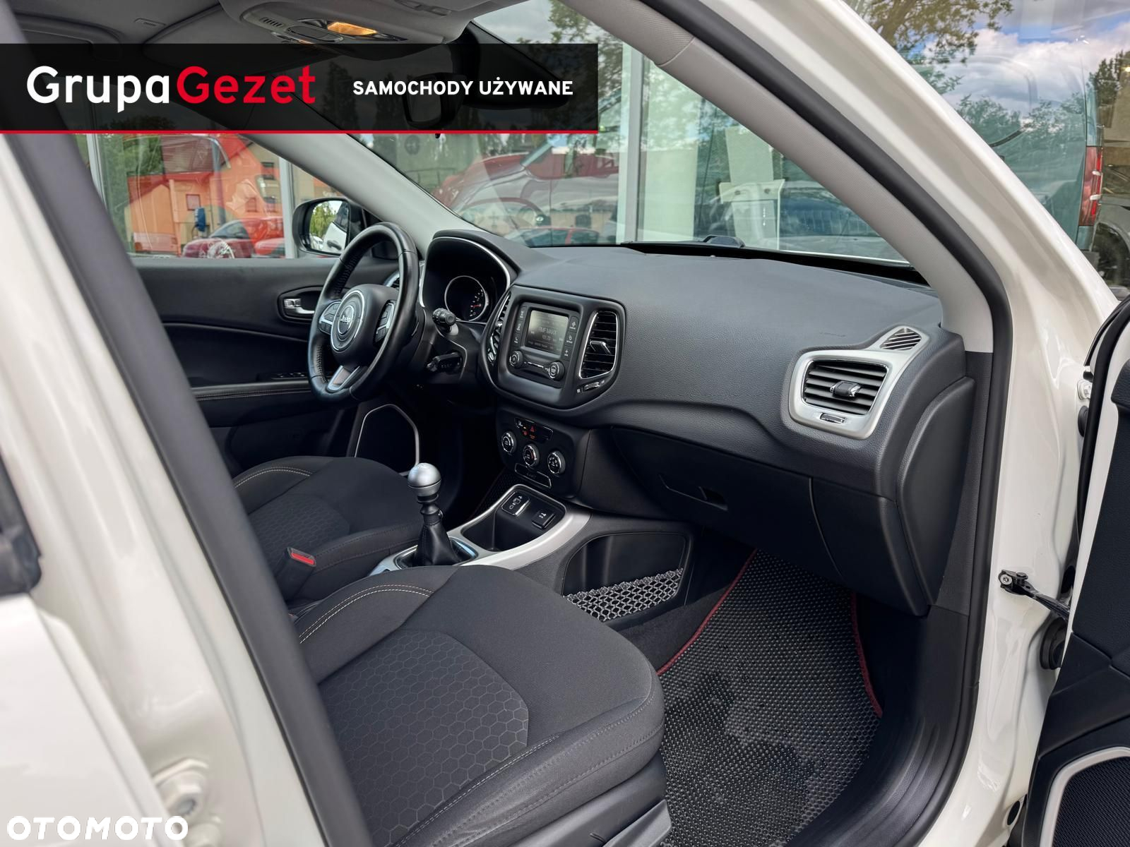 Jeep Compass - 16