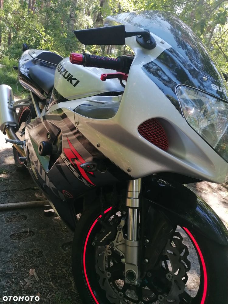 Suzuki GSX-R - 10