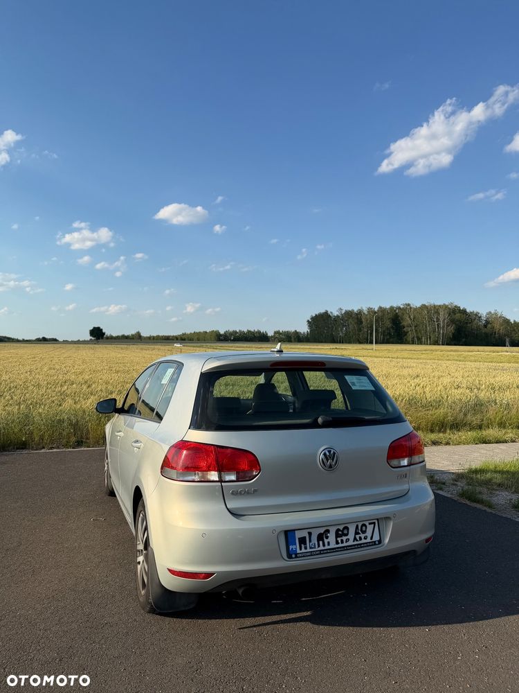 Volkswagen Golf 1.6 TDI Highline - 9